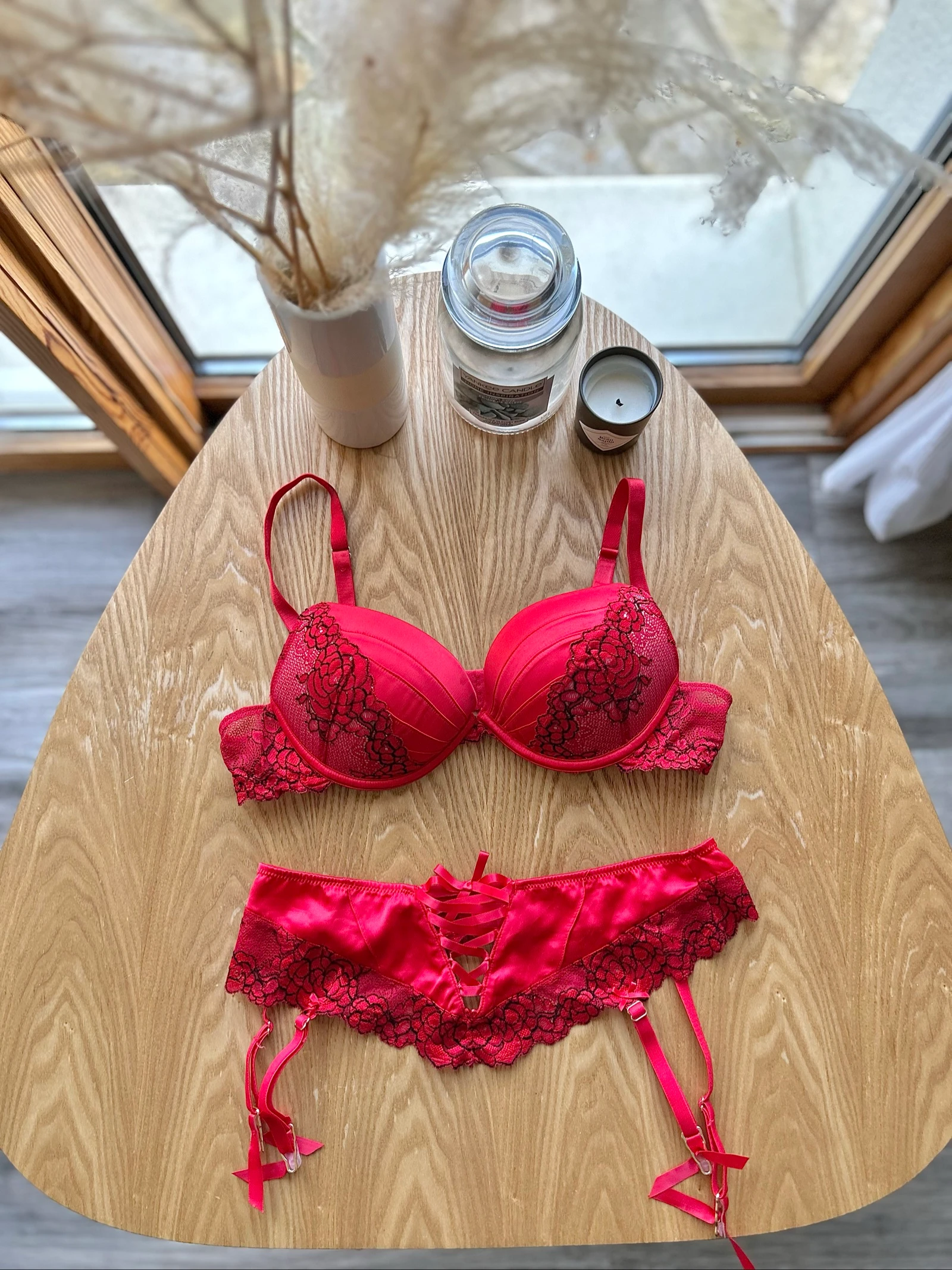 Sutiã vermelho de renda Tamanho 90B + porta-cintas vermelho Tamanho 38/40 poliéster – photo 5